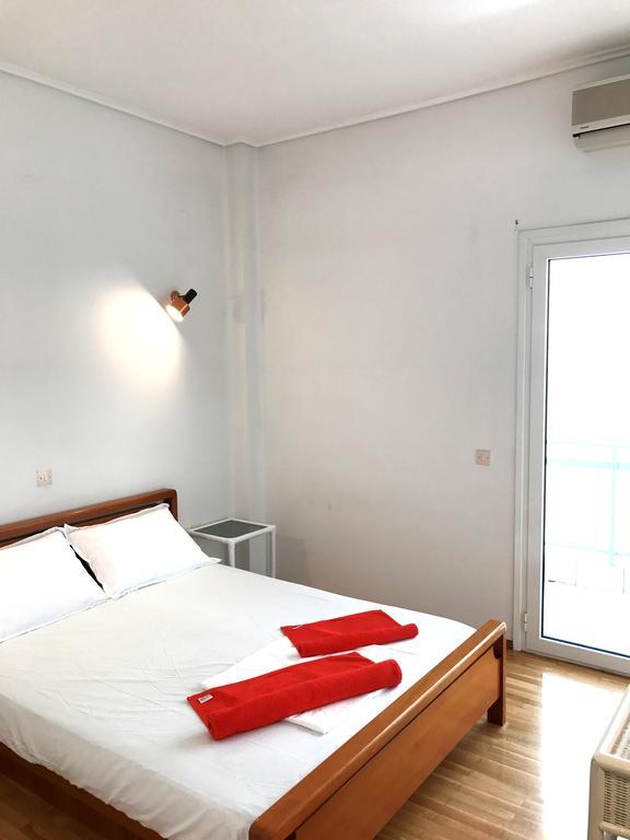 100M From The Beach Cosy Apartment Loutraki  Exterior photo